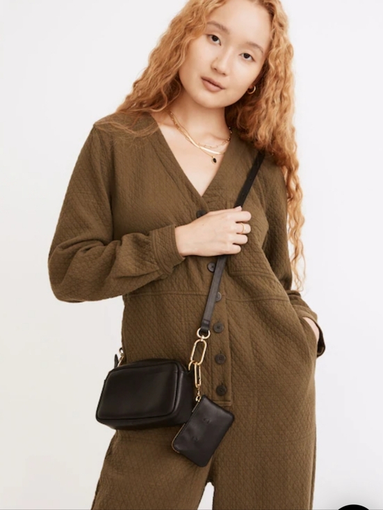 Madewell Handbags - MADEWELL Carabiner  Classic Black Leather Crossbody Bag - Adjustable Strap
